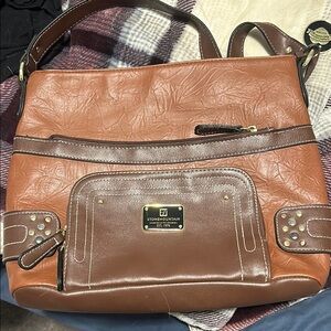 Stone Mountain Accessories Women's Tan Shoulder Bag